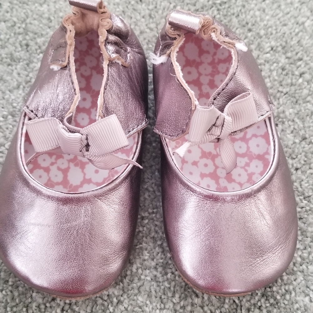 Robeez baby shoes (9-12) months